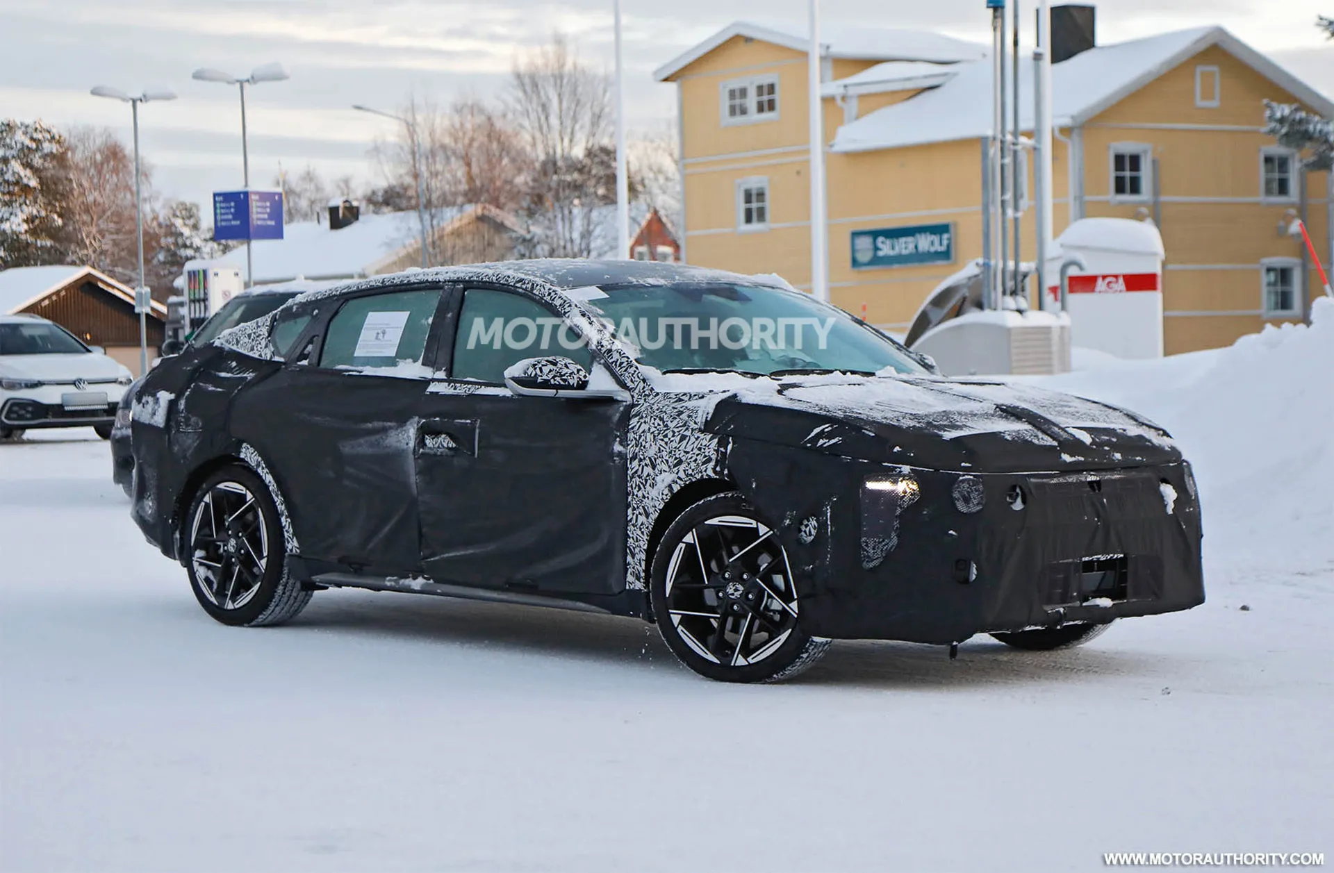 2025 Kia K4 (Forte) spied with striking design