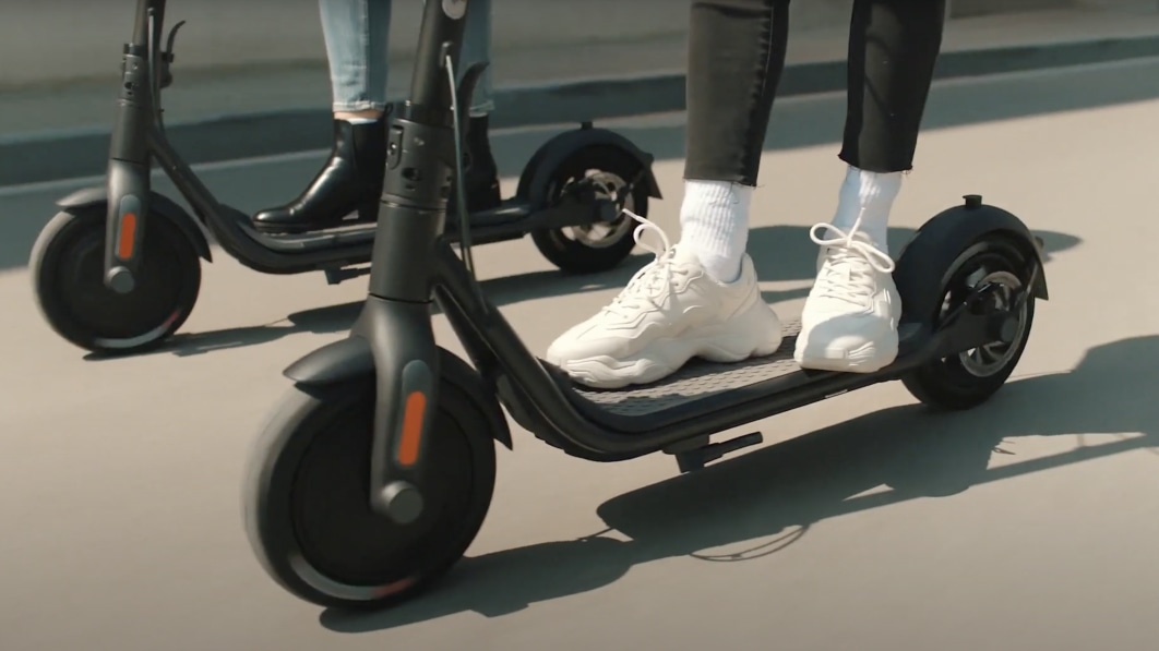 Ignore the winter blues and get a Segway Ninebot F25 electric scooter for nearly half-off