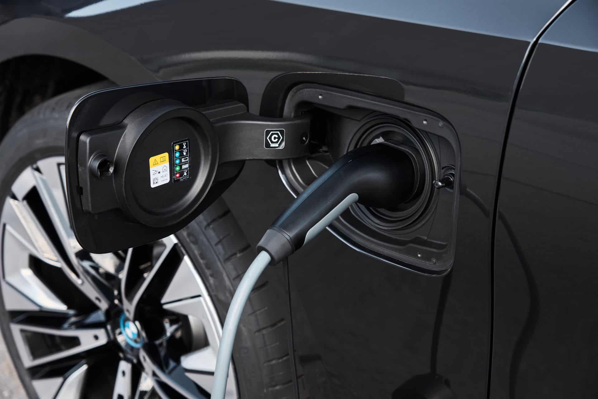 BMW’s Flexible Powertrain Strategy Might Pay Off Amidst EV Market Shifts