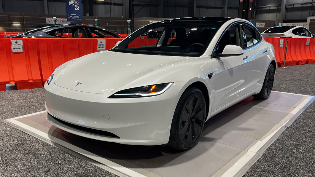 Tesla quits Australia auto lobby over claims on car emission standards