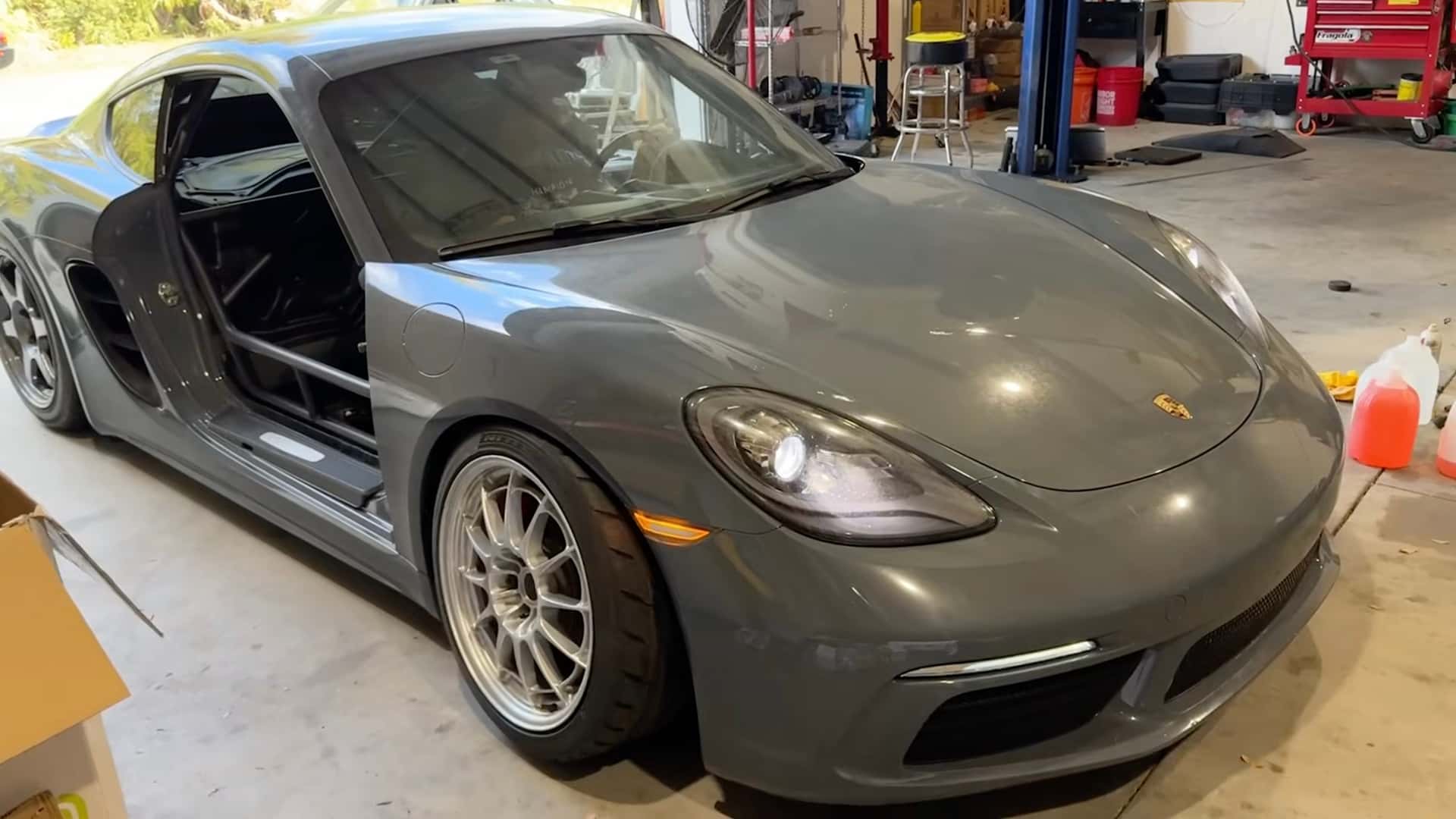 A Porsche 718 Cayman Makes a Surprisingly Excellent Drift Car