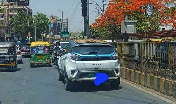 Tata Nexon EV Owner Puts Wet Sack On Car Roof To Reduce Heat