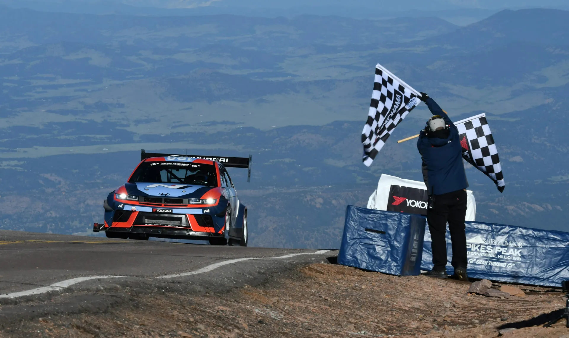 Hyundai Ioniq 5 N sets record at 2024 Pikes Peak Hill Climb