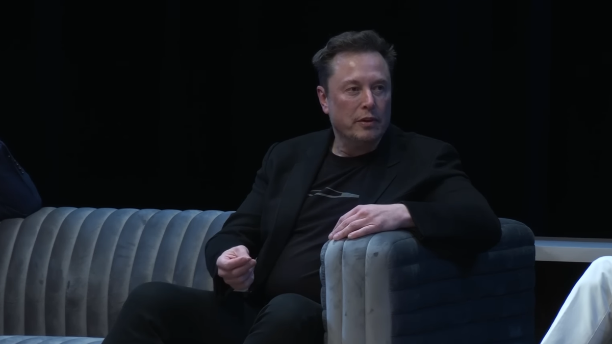 Tesla CEO And World’s Richest Man Elon Musk Parrots Weird Neo Nazi Pet Eating Propaganda, Says He’ll Give Pop Star Taylor Swift A Child