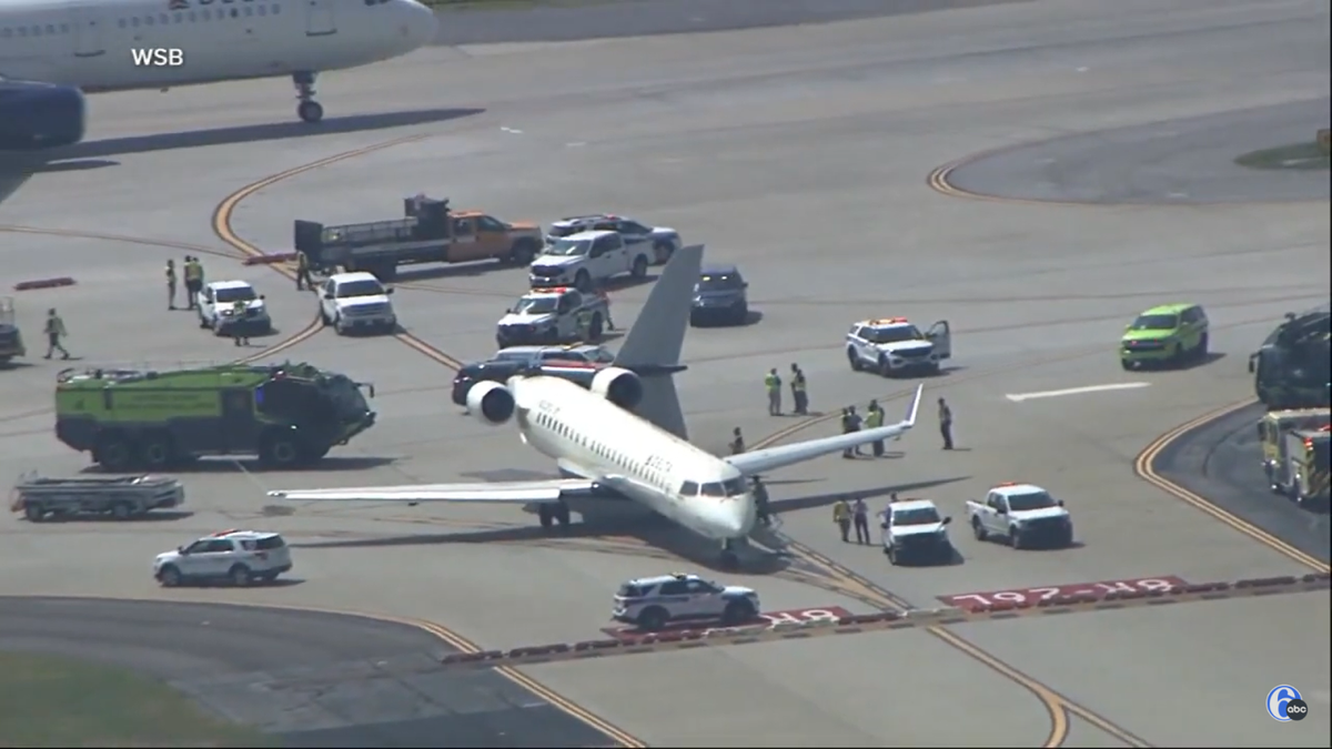 Two Delta Planes Crash On Atlanta Runway Ripping Tail Off Regional Jet